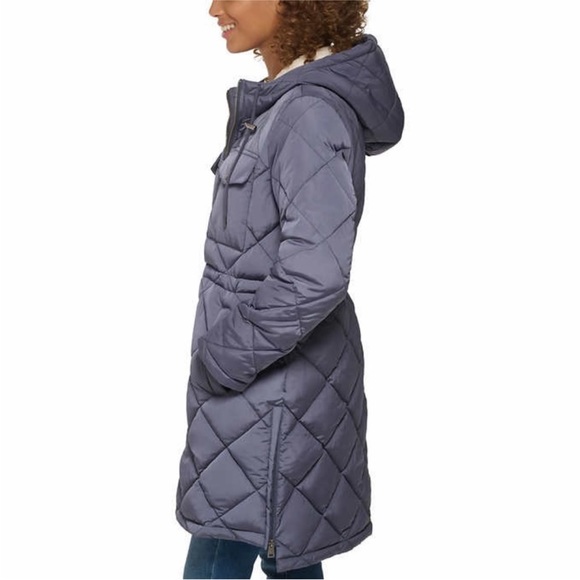Levi's Womens' Quilted Parka with Plush Hood - Picture 4 of 6